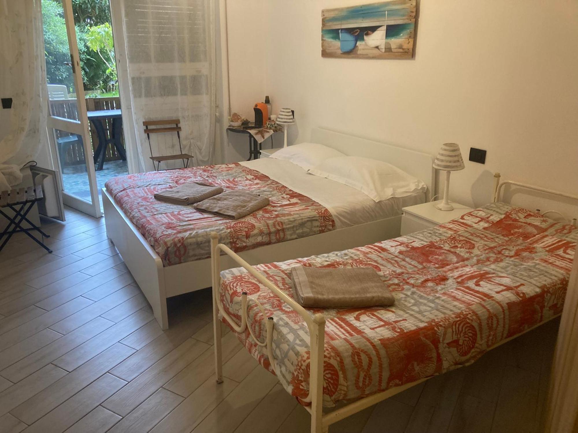 Guest House Berzefi Bergeggi Bagian luar foto