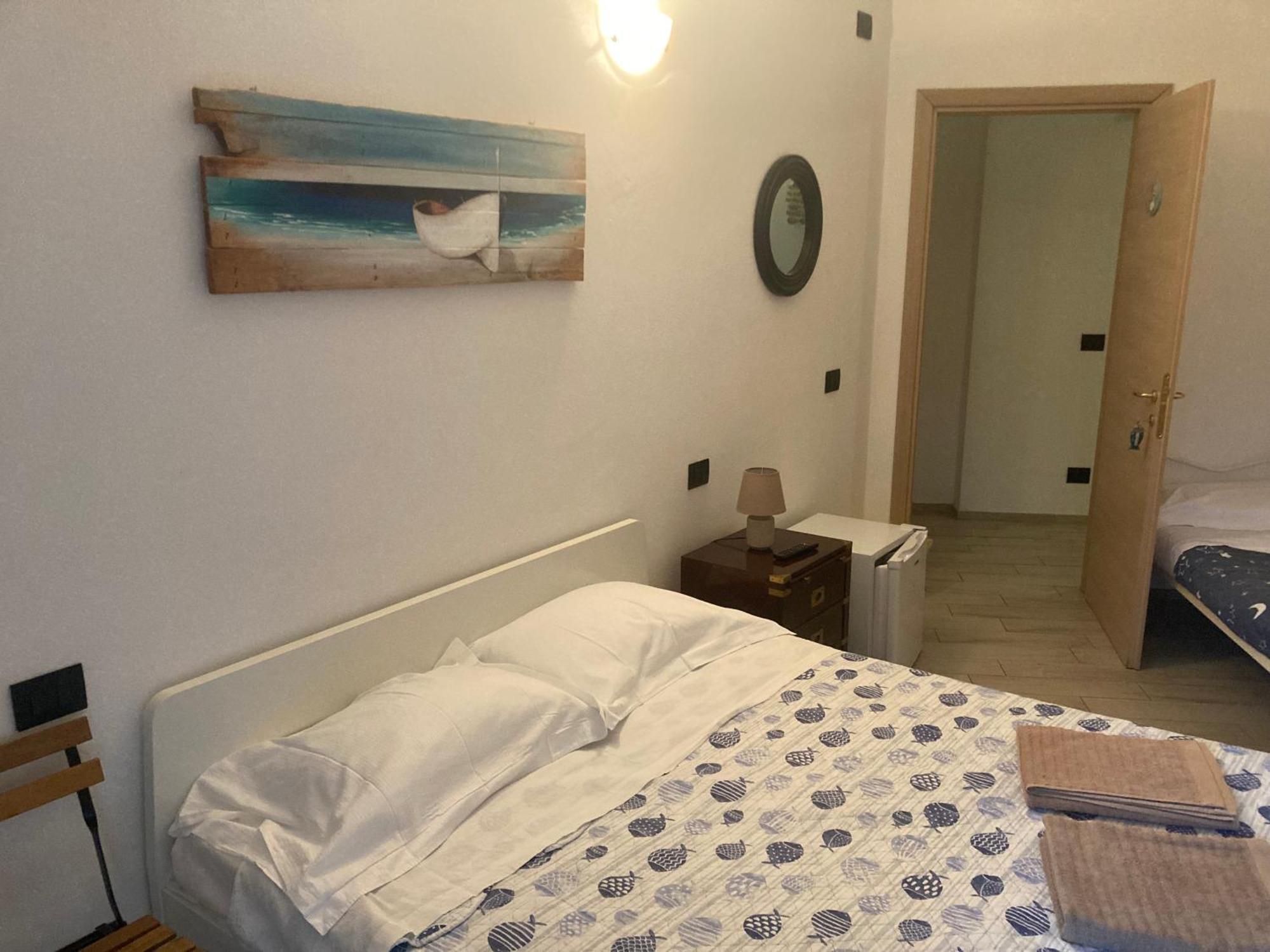 Guest House Berzefi Bergeggi Bagian luar foto