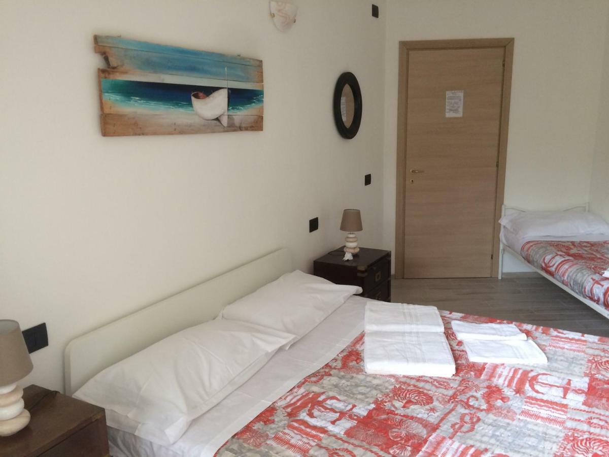 Guest House Berzefi Bergeggi Bagian luar foto